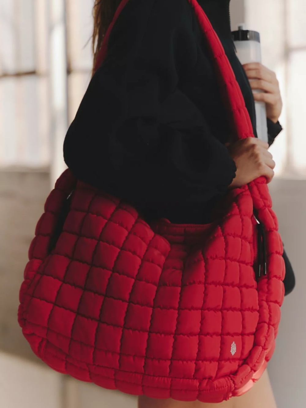 NWT Authentic FP Movement Quilted Carryall Bag - Chef's Kiss Red - Picture 3 of 13